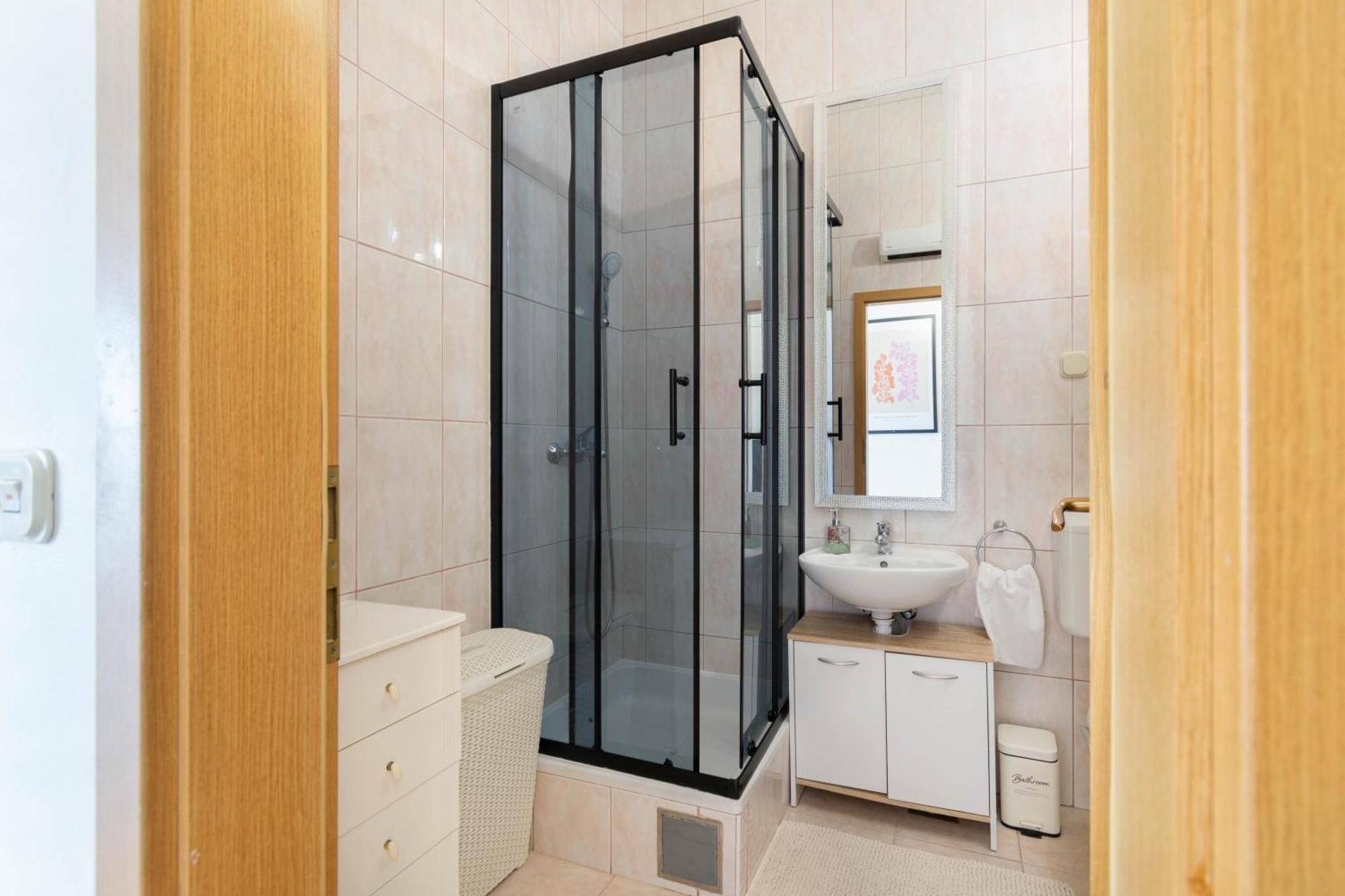 Apartment 30 M From Beach,Makarska,Marija Εξωτερικό φωτογραφία